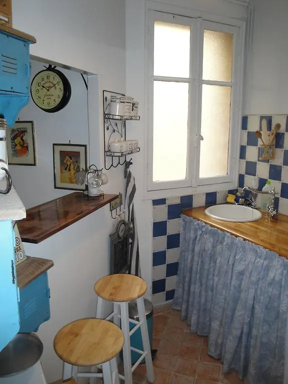 Almeria Garden Apartment Paris 0*,  Fransa